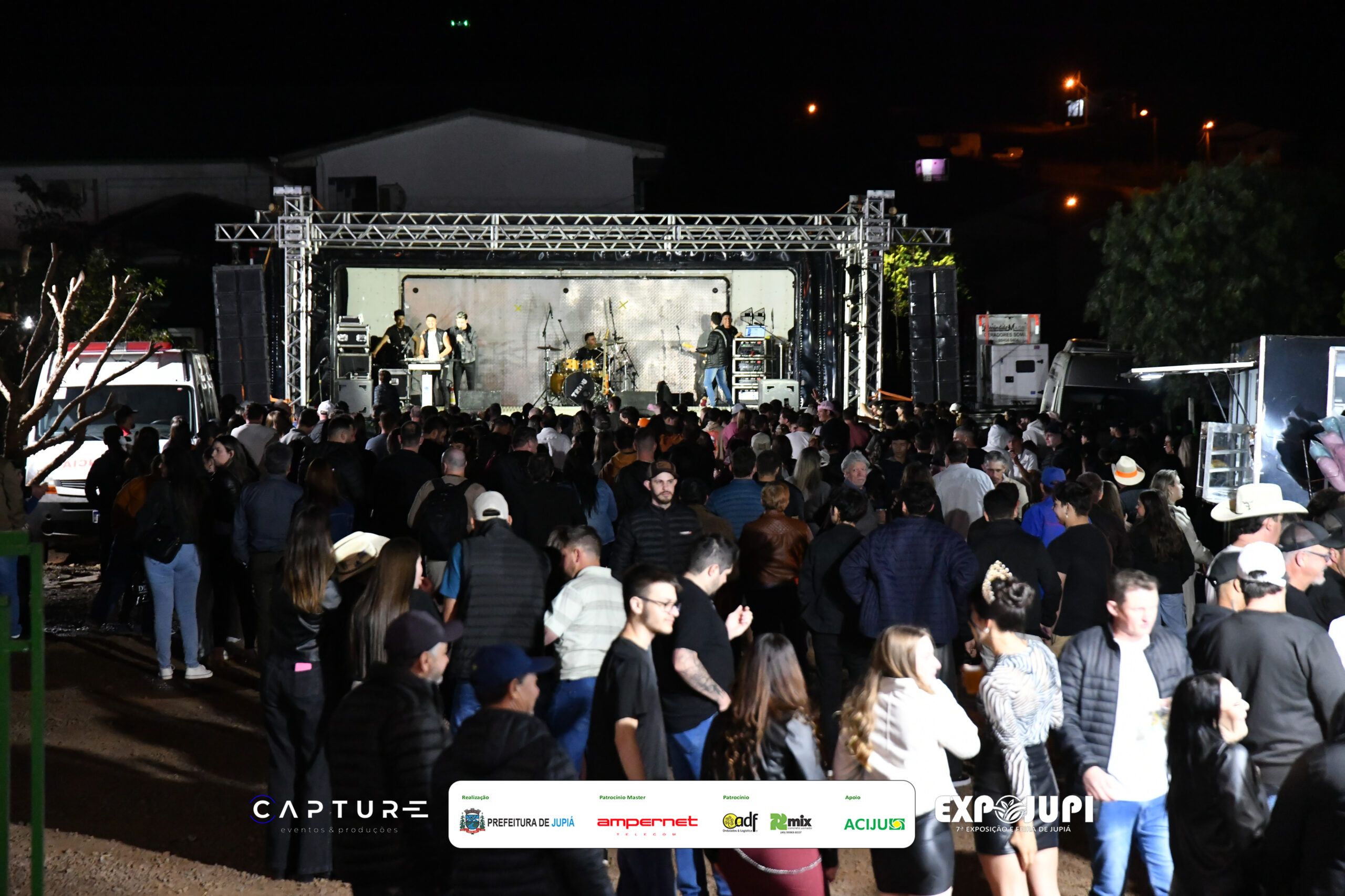 1º NOITE   DE  SHOW  EXPOJUPI