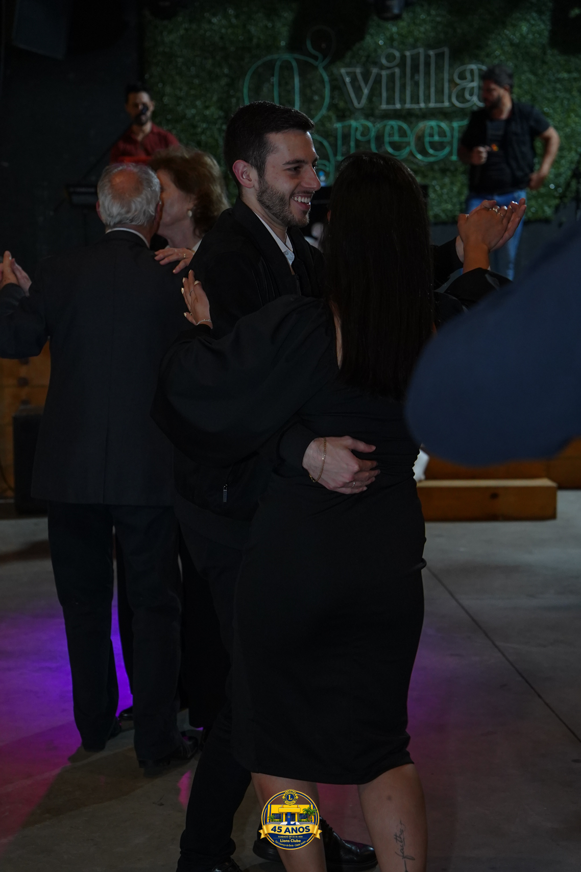 45 ANOS (208)