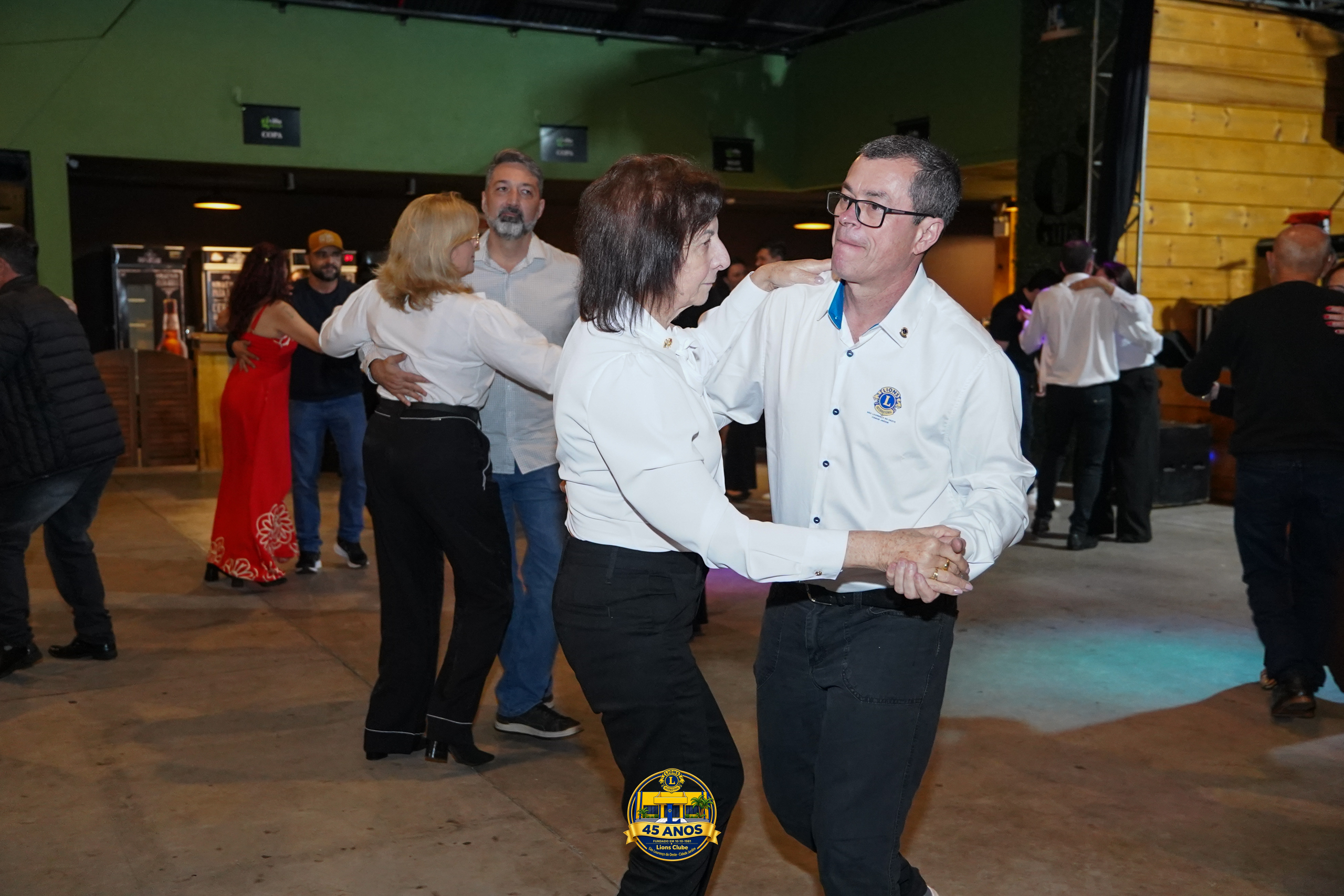 45 ANOS (218)