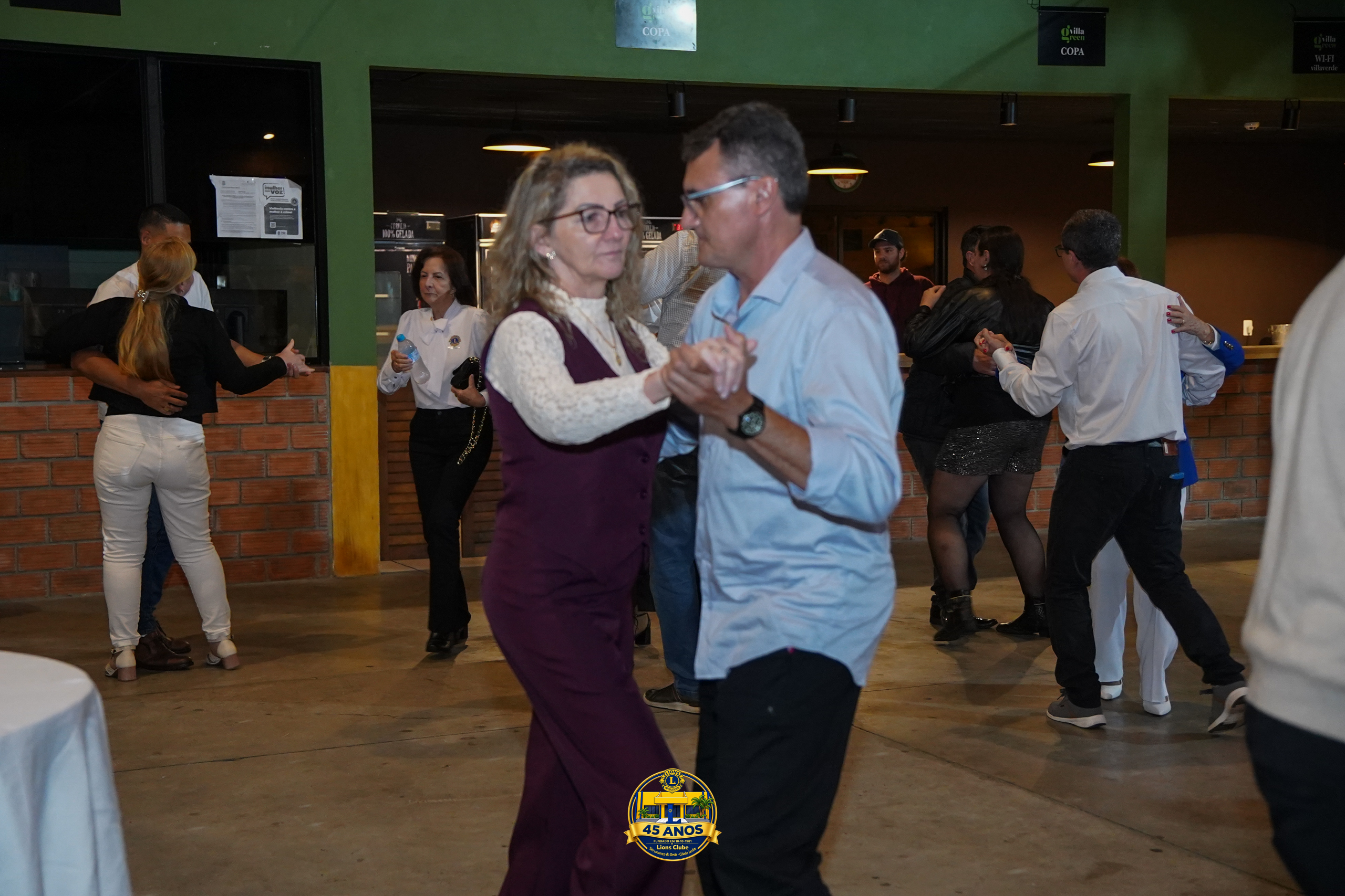 45 ANOS (259)